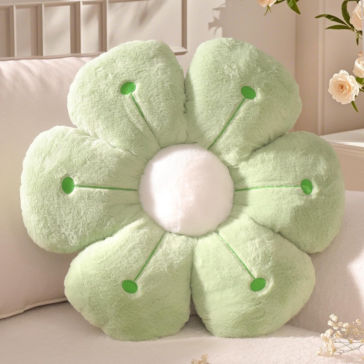 Omgoods - Grote Bloem Kussen met Pluche Afwerking 50 cm