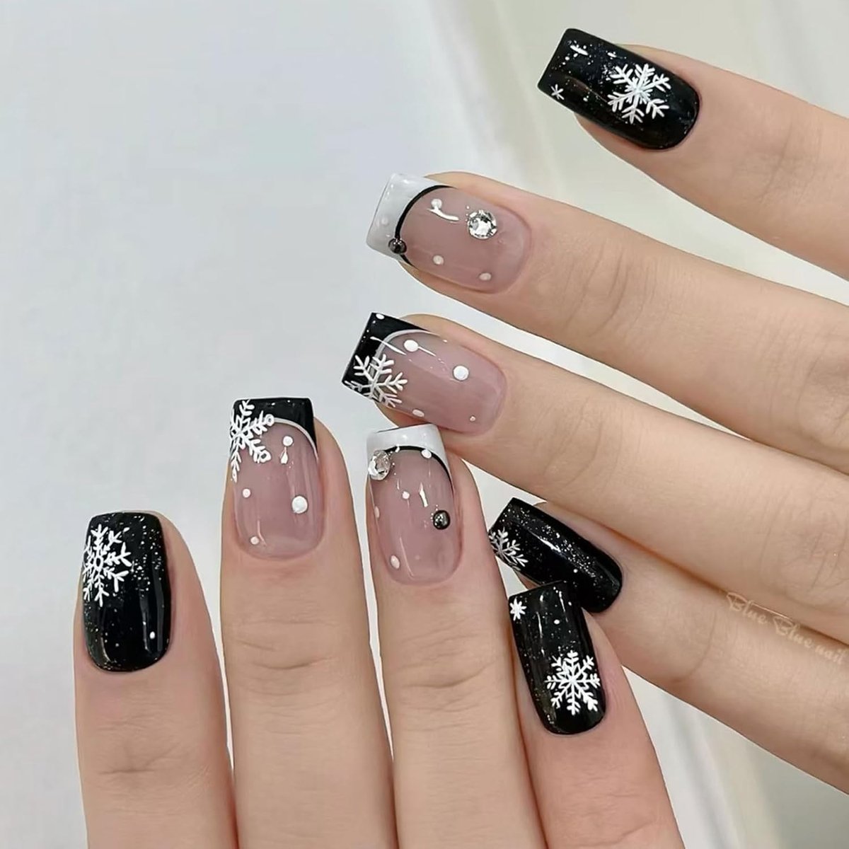 24 stuks kunstnagels, kort, vierkant, zwart-wit, Franse kunstnagels, press-on nagels, acryl, volledige dekking, nagels om op te plakken, met sneeuwvlokkendesign, kunstnagels voor vrouwen, doe-het-zelf