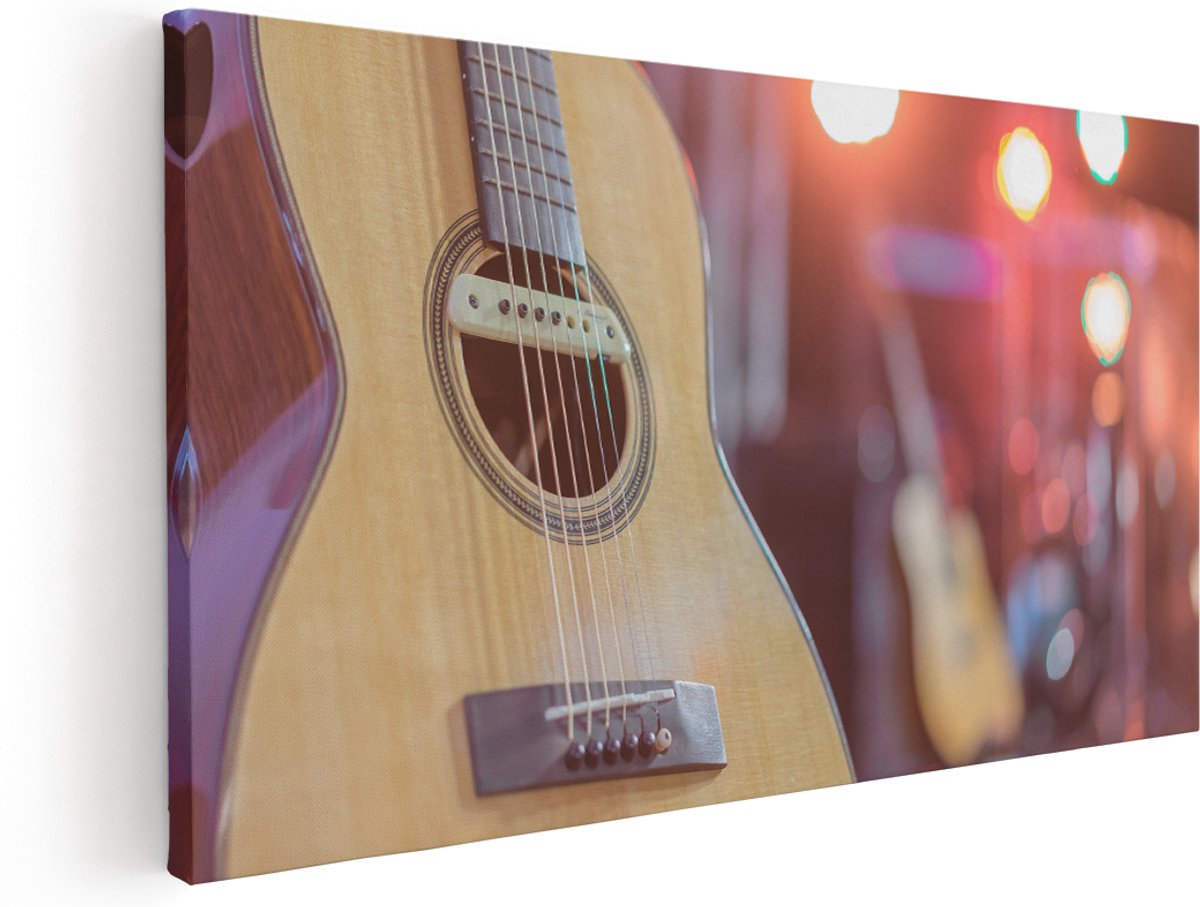 Artaza Canvas Schilderij Gitaar bij het Podium - 160x80 cm - Groot - Wanddecoratie Woonkamer - Schilderijen - Muurdecoratie