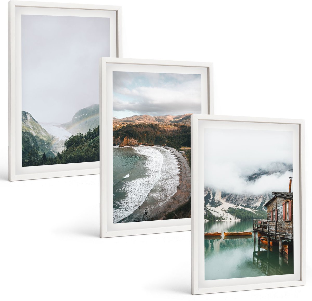 Wallfluent 3-Delige Schilderij Set - Uitzicht Op De Bergen En Het Strand Met Wolken En Water. - 40 x 60 - Moderne Wanddecoratie - Woonkamer - Woonkamer Decoratie