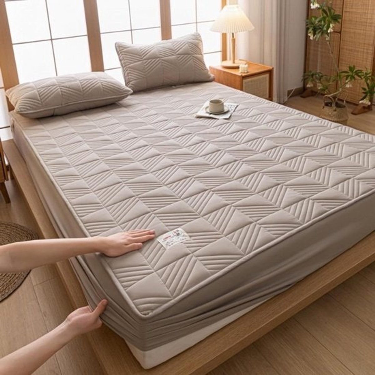 Gewatteerde Matrasbeschermer - Hoeslaken Beschermer - Comfortabel Slapen - Elastiek Rondom - 180 x 200 cm - Jn-5
