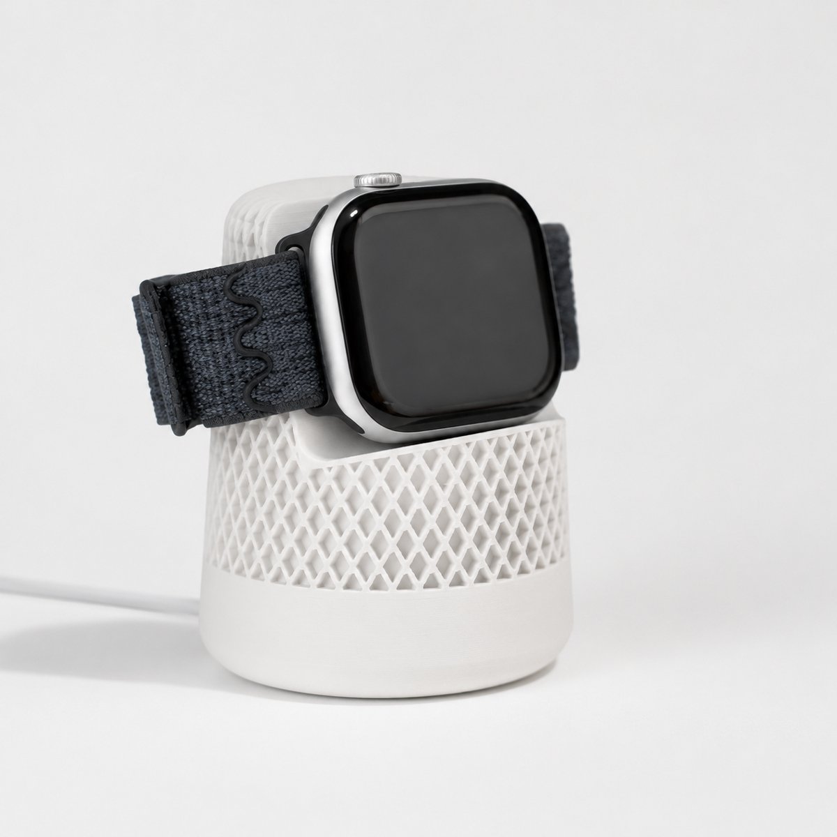 Skushy Apple Watch Oplaadstandaard HomePod Design - Apple Watch Houder - Laadstation - Nachtkastje Dock - Bureau Docking Station - Oplaadhouder - Kabel Organizer - Magnetische Oplader Houder - Smartwatch Stand - Wit