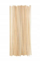 Bundel van 50 dunne, ronde, naturel houten stokjes van 25 cm lang, staand op een witte achtergrond.