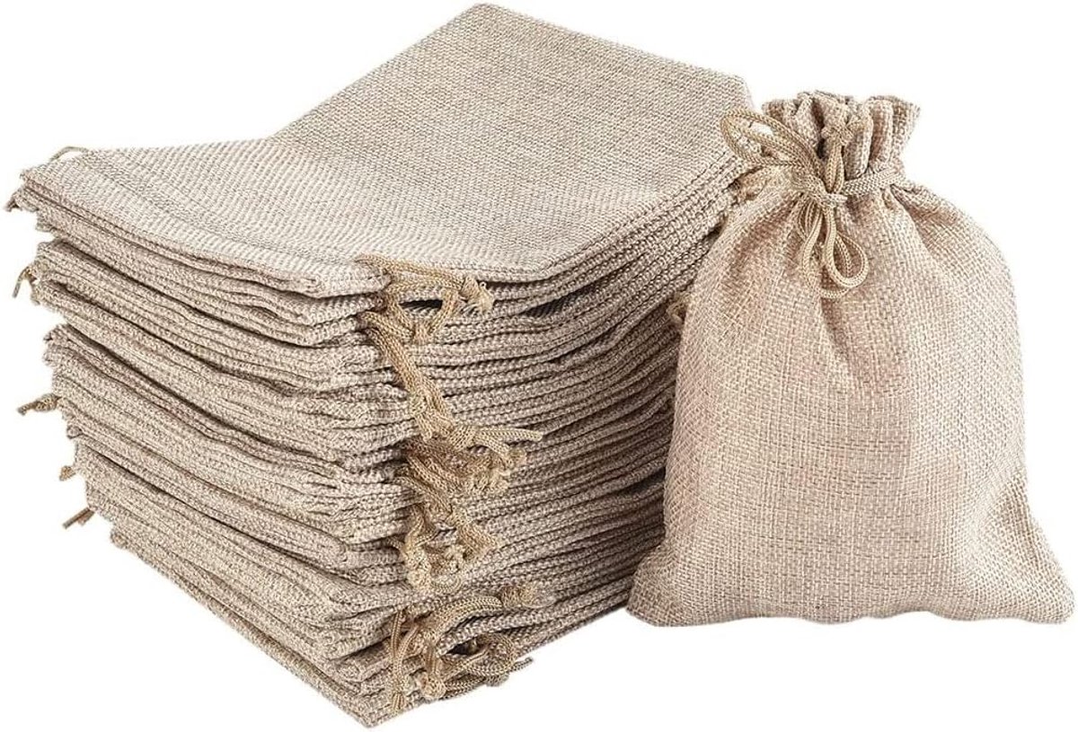 30 stuks - Jute zakken met trekkoord - Geschenkzakjes - Jute Trekkoordzak - Jute tasjes met trekkoord - Jute Zakjes - Trekkoord - Cadeauzak - Opbergzak - Herbruikbaar - voor bruiloften, sieraden en doe-het-zelfprojecten - 13*18 cm - wit
