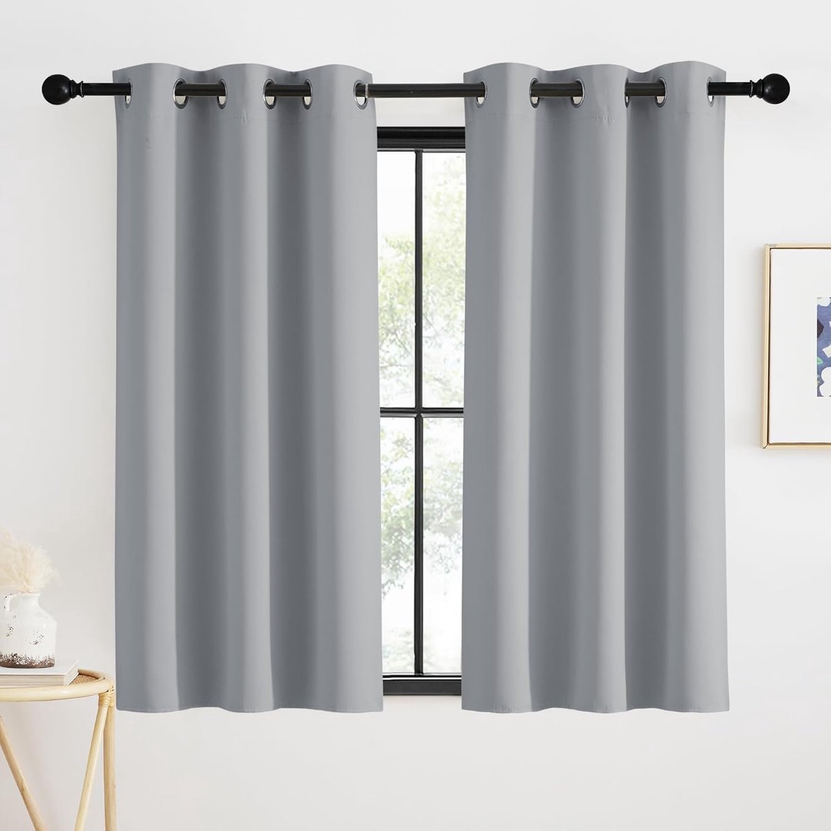 Verduisteringsgordijn, kort, vitrage, ondoorzichtig, gordijn met inslagringen, set van 2, ondoorzichtig, thermogordijn tegen kou, lichtgrijs, 140 x 90 cm (H x B)