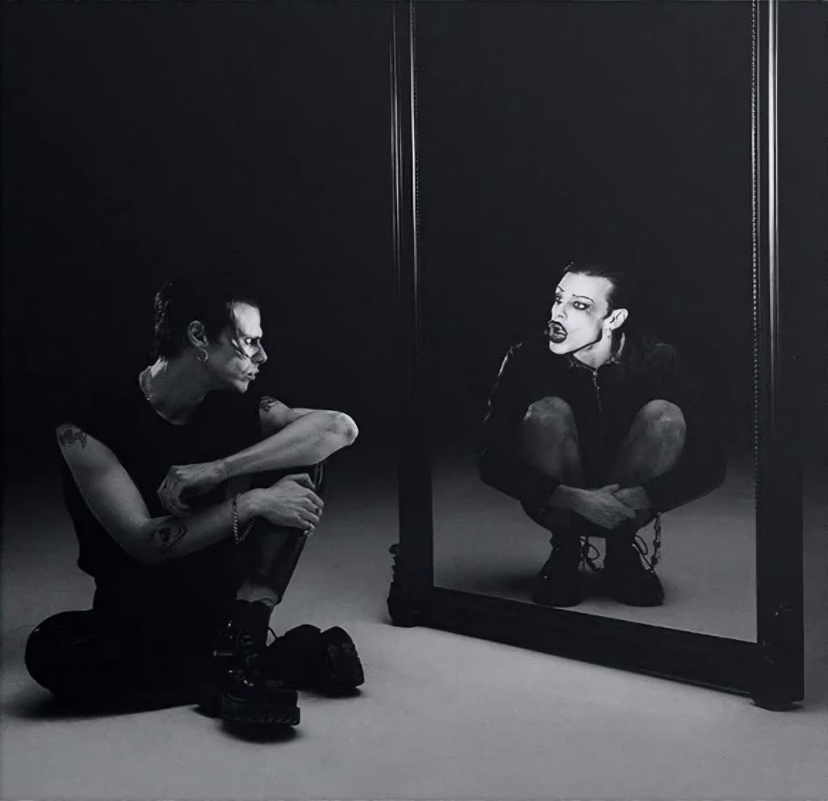 Yungblud - Idols (CD) (Limited Edition) (Alternative Cover 5/6)