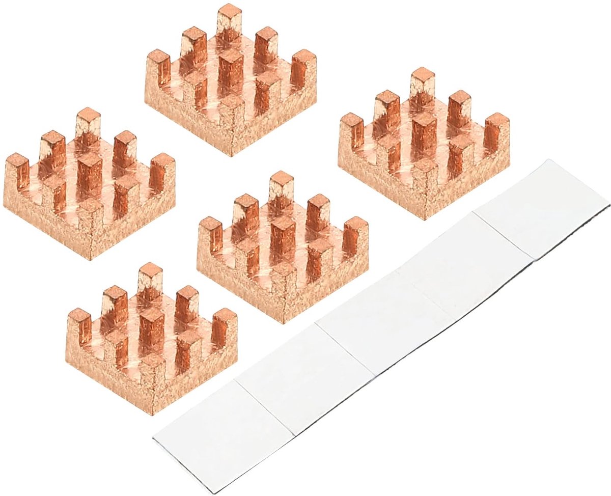 sourcing map Koperen radiator 6 x 6 x 3 mm met zelfklevende lijm voor IC chipset koeler pak van 5