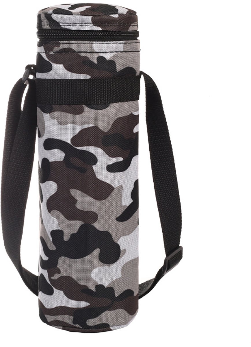 Deze ruime waterfleshouder is perfect voor geïsoleerde babyflesjes en heeft een verstelbare schouderband, waardoor hij ideaal is voor op reis en het opbergen van waterflessen. Inhoud: 1,5 liter; ritssluiting met zwart-wit camouflageprint