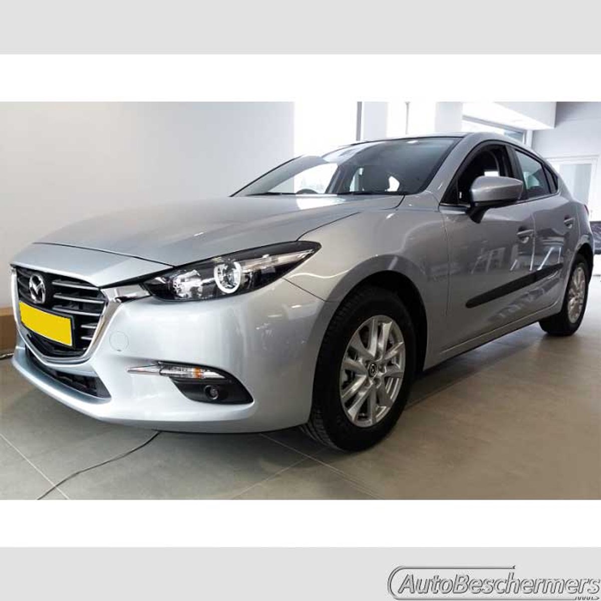 Stootlijsten set zwart voor Mazda3 Hatchback 2013-2018. De stootstrips zijn zelfklevend. Set a 4 stuks (#0022)