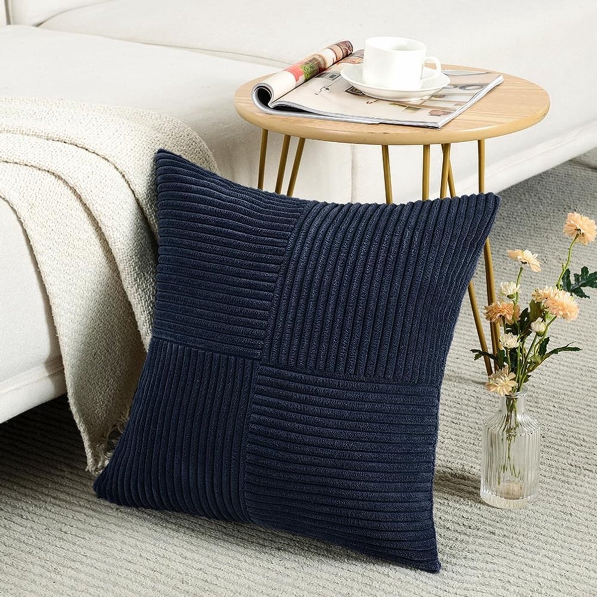 Decoratieve Kussenhoezen 65 x 65 cm in Navy Corduroy met Modern Kruispatroon en Verborgen Rits voor Sofa en Slaapkamer