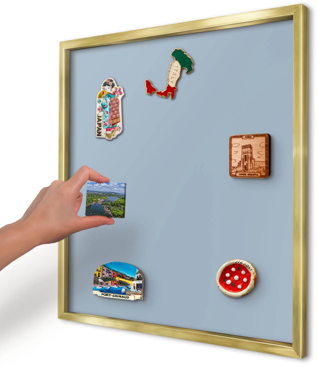 Artprintcave Blauw Magneetbord mit Gouden Frame - 50x50 cm - Pastelblauw Bord Voor Magneten - Minimalist Wandbord Magnetisch - Achtergronden En Patronen