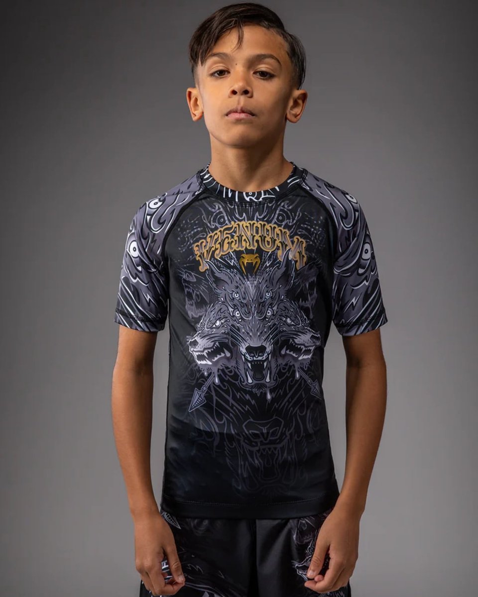 Venum Wolf Atak Kids Rashguard met korte mouwen - Zwart/Grijs - Maat 152 | 12 Jaar