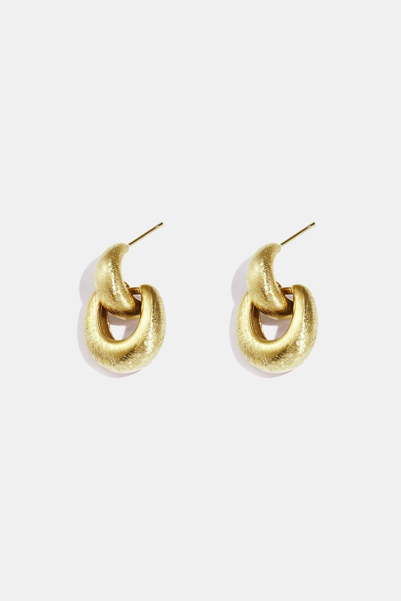 Elegant gold drop earrings for daily wear
