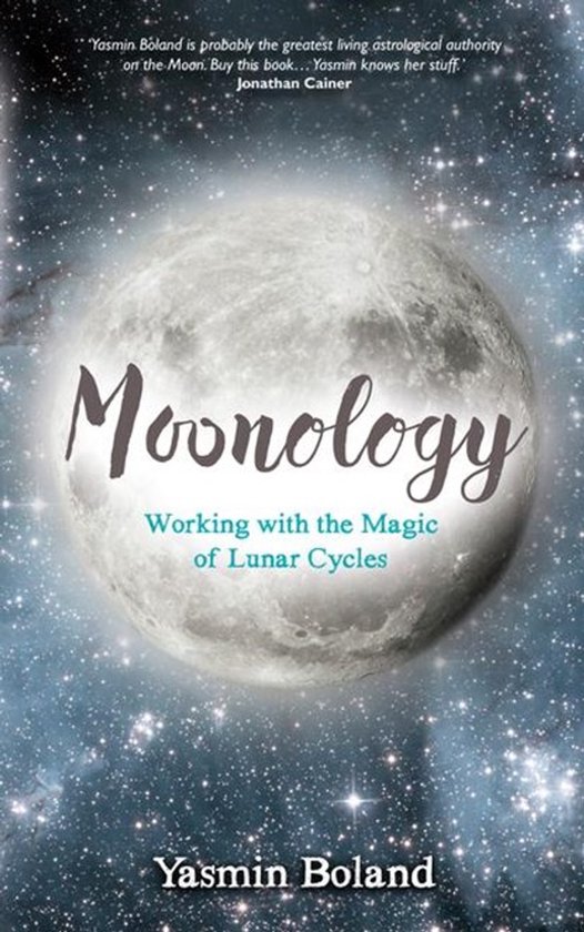 Boek 'Moonology: Working with the Magic of Lunar Cycles' door Yasmin Boland, met een maan en sterrenhemel op de cover.