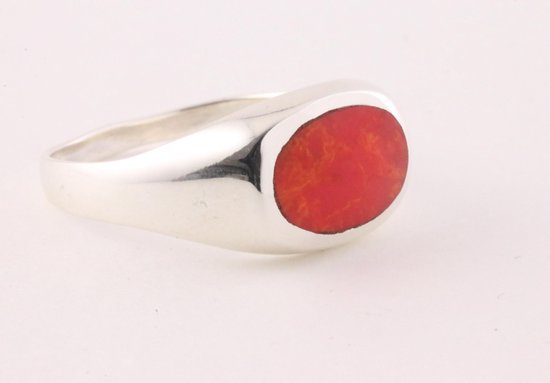 Ovale hoogglans zilveren ring met rode koraal steen