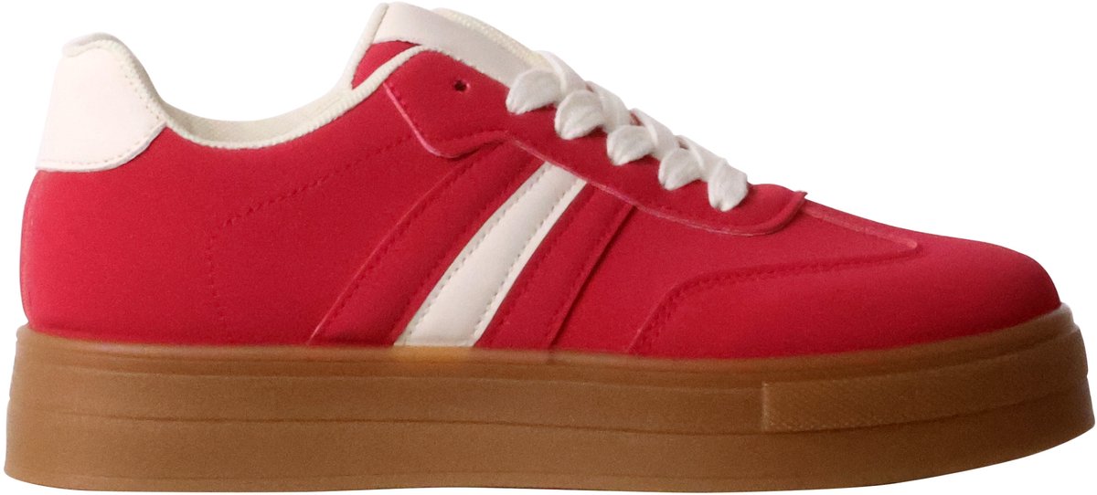 Lage sneakers met veters