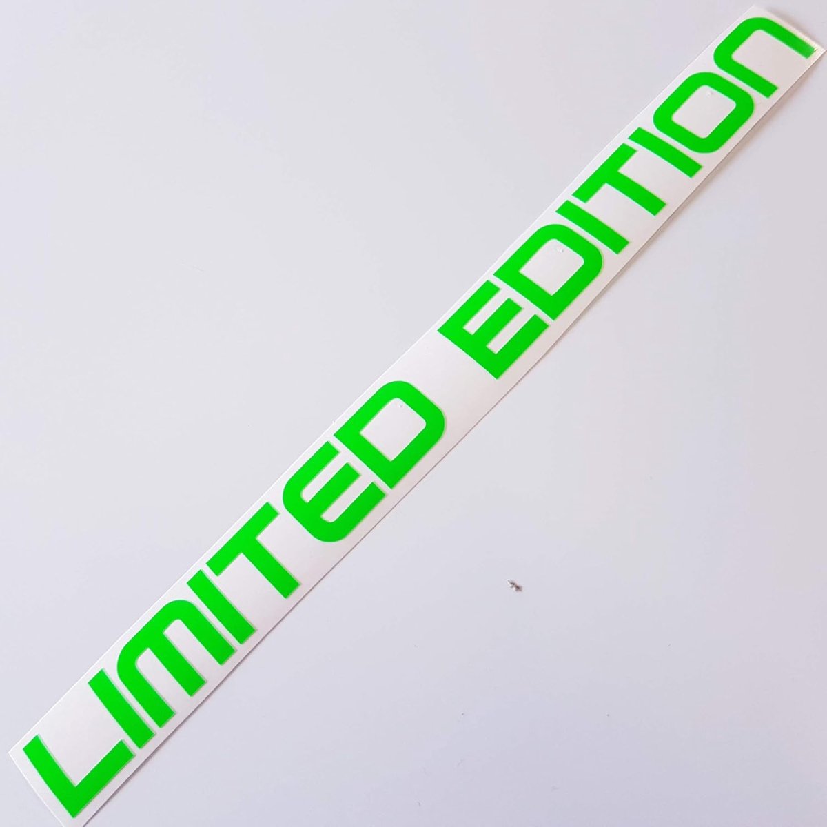Auto sticker 20 x 1.5 cm - Neon groen - Hoge kwaliteit - Unieke uitstraling voor jouw voertuig - ShopVlot
