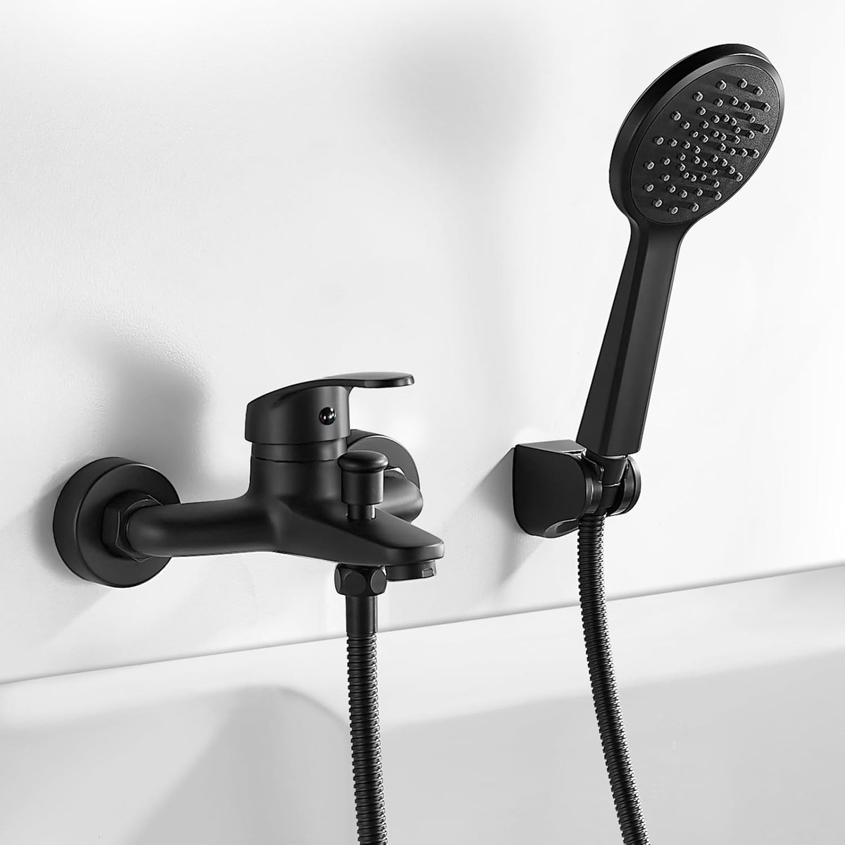 Zwart met handdouche en 1,5 m slang, eengreepsmengkraan | Massief messing, keramische cartridge, wandmontage, 135-165 mm gatafstand, G1/2-aansluiting, mat anti-vingerafdrukoppervlak