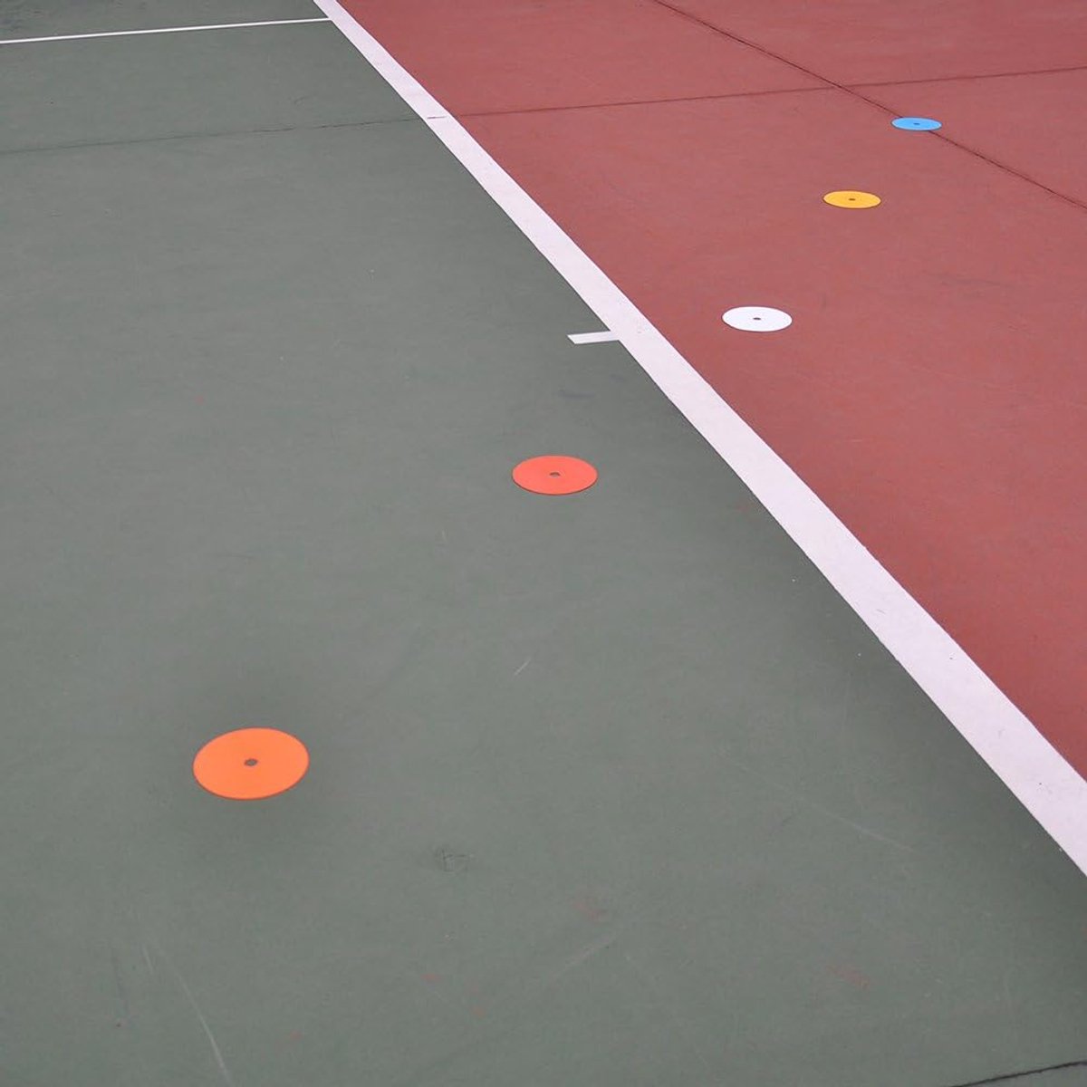 Platte Schijfkegels 15 cm - Set van 10 - Wit TPE - Antislip voor sporttraining - ShopVlot