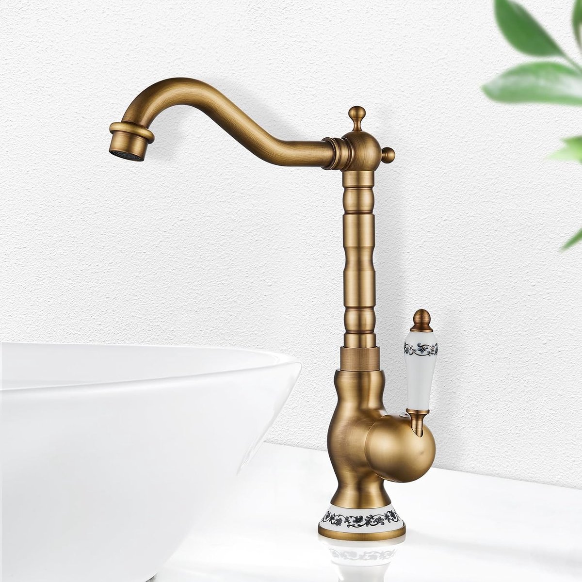 Badsysteemkraan 253mm - antiek messing - 360° draaibaar - retro elegant ontwerp - ShopVlot