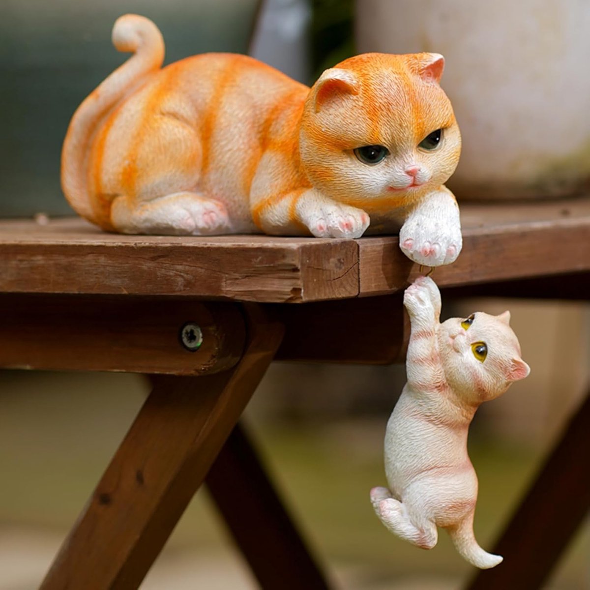 Tuinbeeld Kat met Kitten - Kattenbeeldje Decoratie - Tuin Decoreren - Realistisch Ontwerp - 21x11x11 cm - Oranje