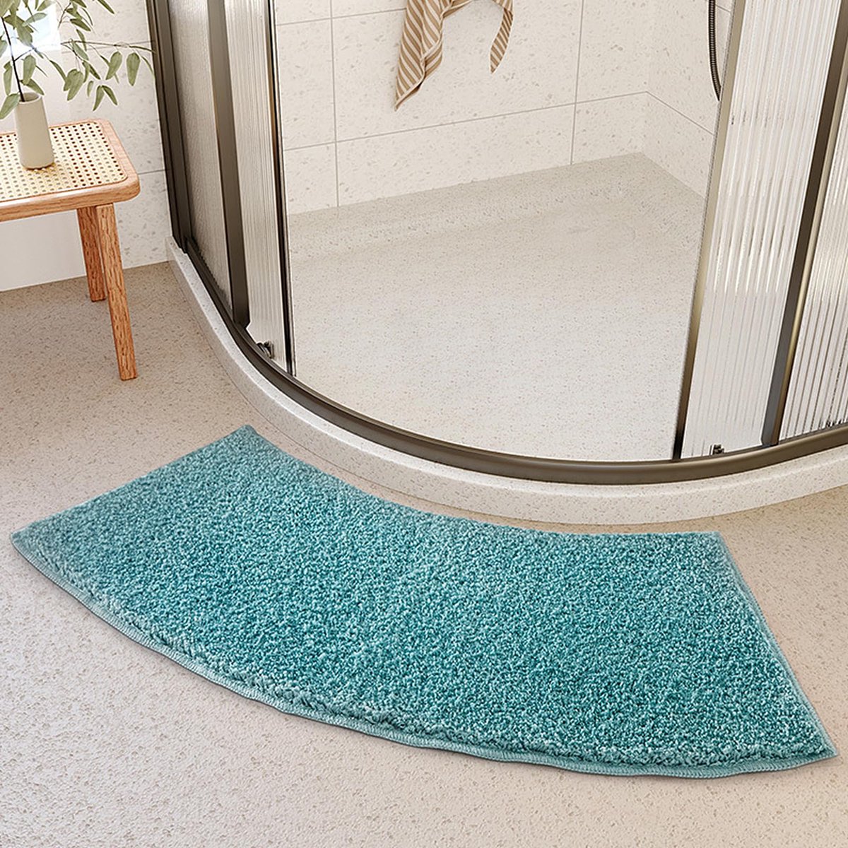 SnelShoppen - Antislip Hoekdouchemat 40 x 100 cm, Gebogen Douchematten voor Binnendouche, Zacht Gevlokt, Sneldrogend, Halfrond Badmat voor Veiligheid