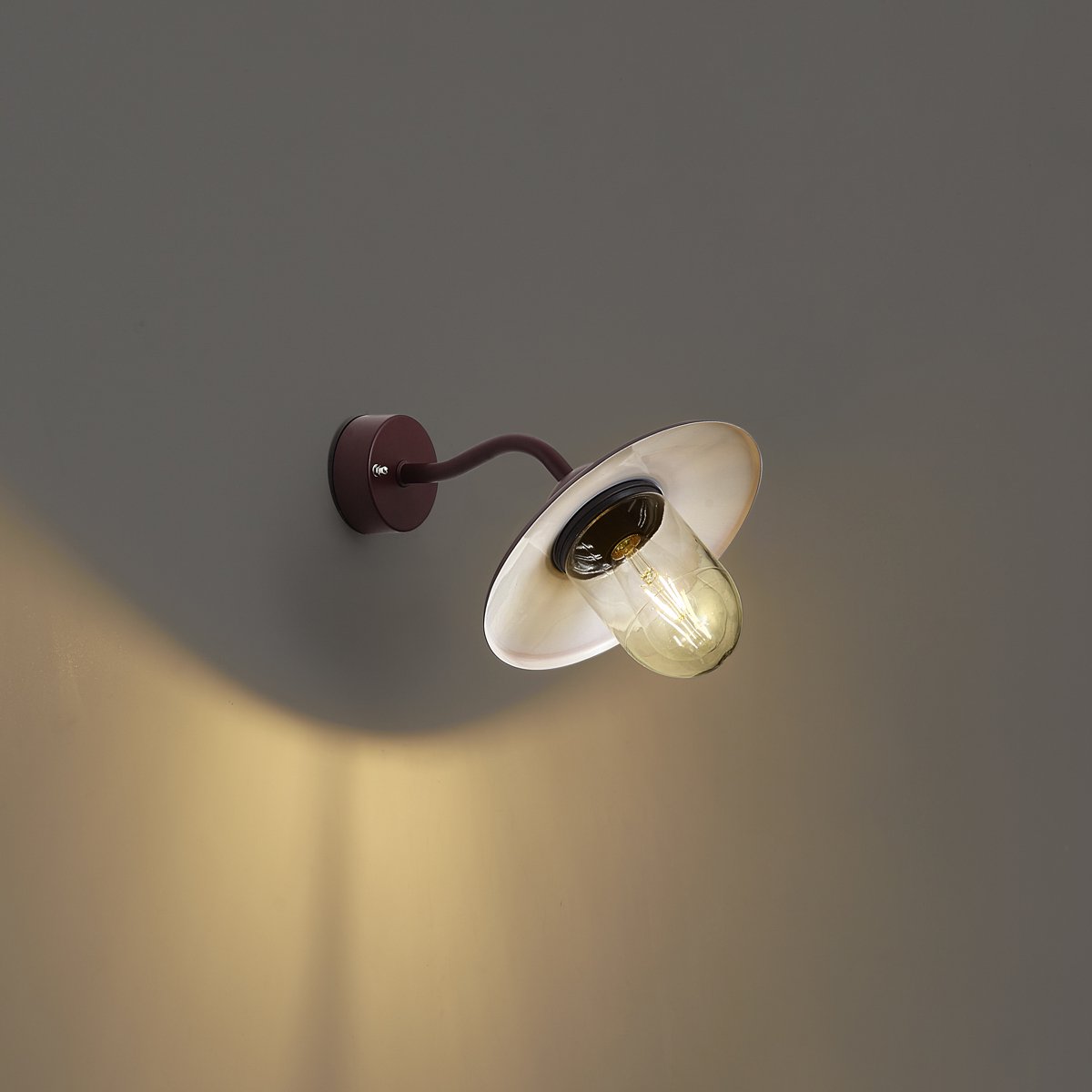 Qazqa retro wandlamp, buitenlamp met glas voor in de tuin - Munich - rood, max. 15W, geschikt voor led, 26cm, IP44, rond
