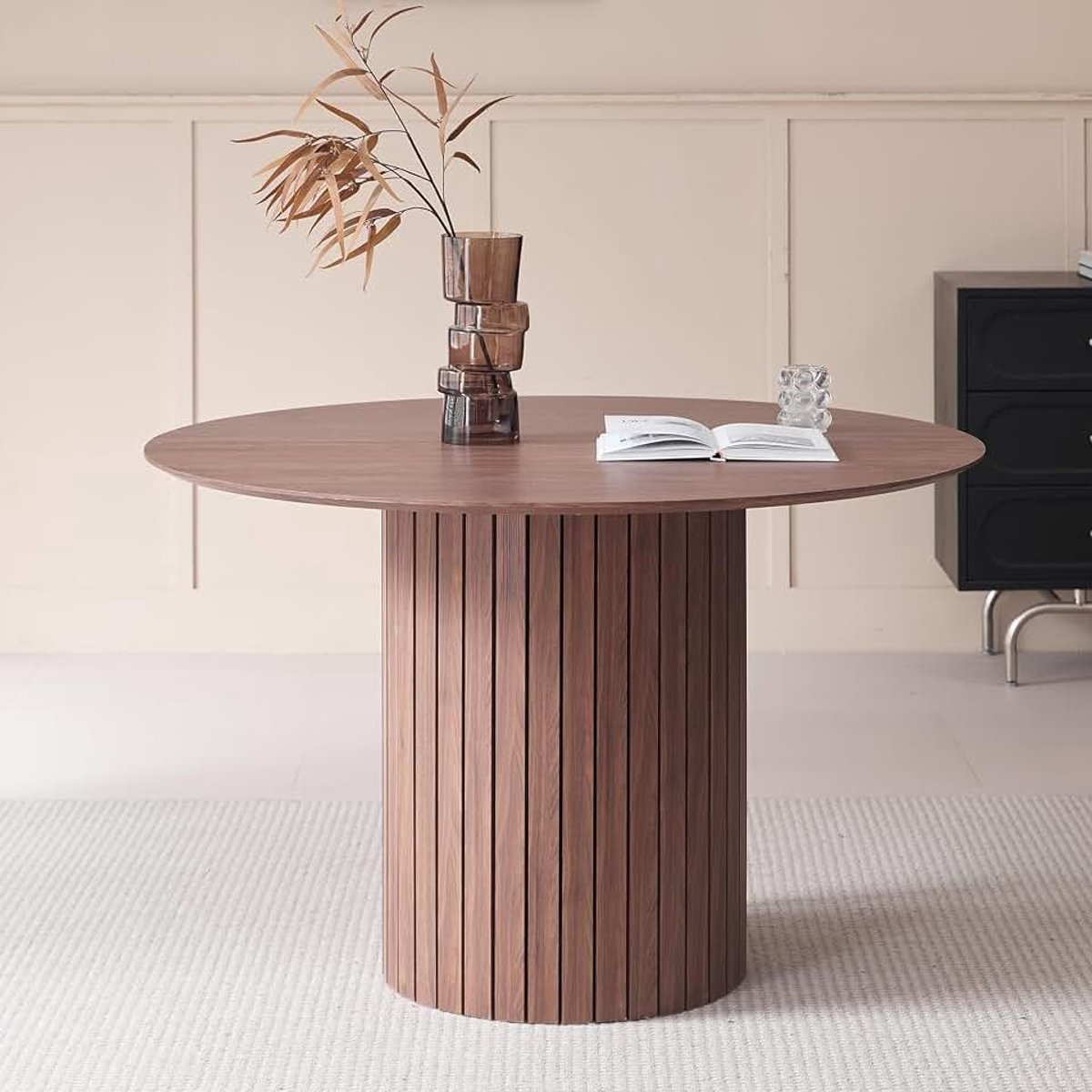 Eettafel, 120 cm voor 4-6 personen, landelijke keukentafel met cilindrische basis, MDF-plaat en houten geribbelde basis (donkere houtnerf)