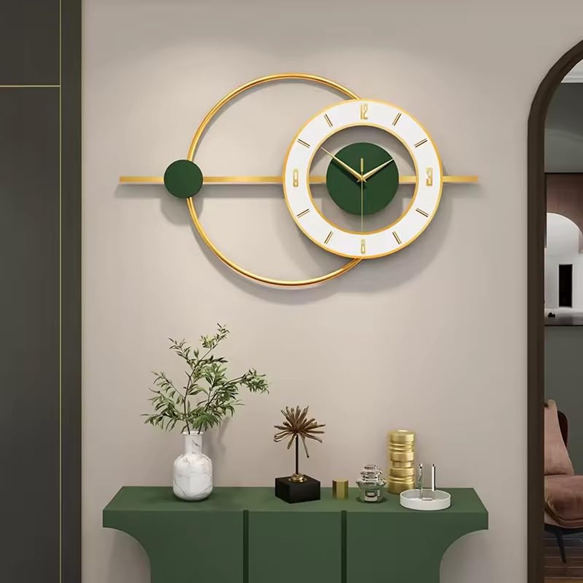 SnelShoppen - Gouden en groene grote stille wandklok 65 x 38 cm, moderne kwartsuurwerk zonder tikken, elegante huisdecoratie voor woonkamer en kantoor
