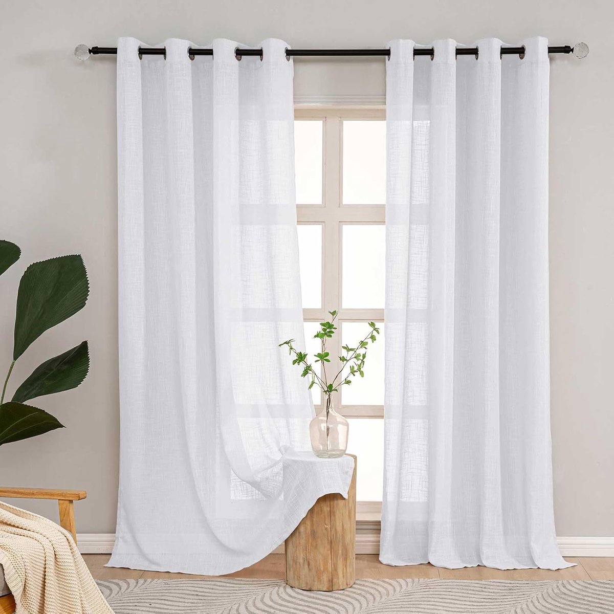 Korte witte gordijnen met inslagringen, wit halftransparant in linnen-look, landhuisstijl gordijnen voor woonkamer en keuken, 145 cm hoog modern raamdecoratiesjaal, set van 2