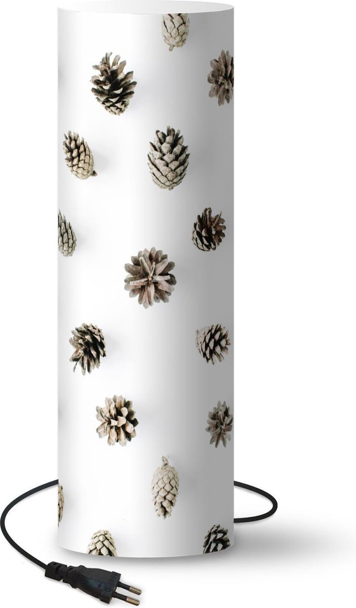 Lamp - Nachtlampje - Tafellamp slaapkamer - Dennenappels - Winter - Wit - 70 cm hoog - Ø22.3 cm - Inclusief LED lamp