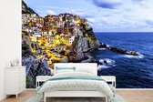 Behang - Fotobehang Cinque Terre verlicht tijdens de schemering in Italië - Breedte 525 cm x hoogte 350 cm