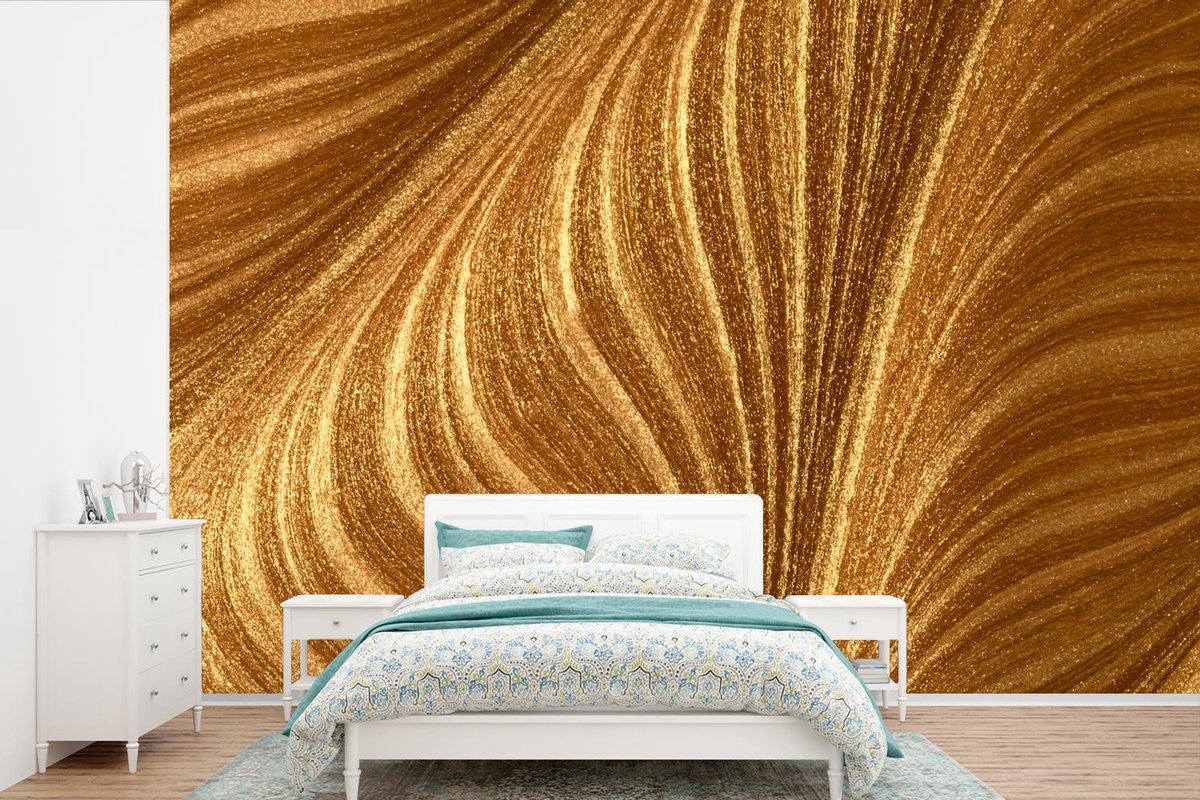 Behang - Fotobehang Close-up van gouden verf - Breedte 600 cm x hoogte 400 cm