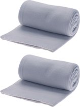 2x stuks polyester fleece dekens/dekentjes 130 x 160 cm in de kleur grijs/blauw
