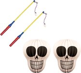 2x pcs ampoule lanterne 27 x 42 cm crâne blanc avec des bâtons de lanterne - Halloween trick or treat lanterne décoration