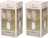 Set van 2x stuks LED kaarsen met sneeuwvlok projector 7 x 15 cm - LED kaarsen - Kerstversiering/woondecoratie