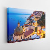 Positano, Amalfikust, Campania, Sorrento, Italië. Uitzicht op de stad en de kust in een zomerse zonsondergang - Modern Art Canvas - Horizontaal - 577481122 - 50*40 Horizontal