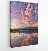 Onlinecanvas - Schilderij - Symmetrische Fotografie Wolken Bedekt Blauwe Lucht Moderne Verticaal Vertical - Multicolor - 80 X 60 Cm