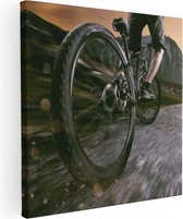 Artaza Canvas Schilderij Moutainbike Fietser in de Bergen - 60x60 - Foto Op Canvas - Canvas Print