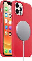 Mobigear Hoesje geschikt voor Apple iPhone 12 Siliconen MagSafe Telefoonhoesje | Mobigear Rubber Touch Backcover | Geschikt voor MagSafe | Geschikt voor Draadloos Opladen met Magnetische Ring | MagSafe Case - Rood