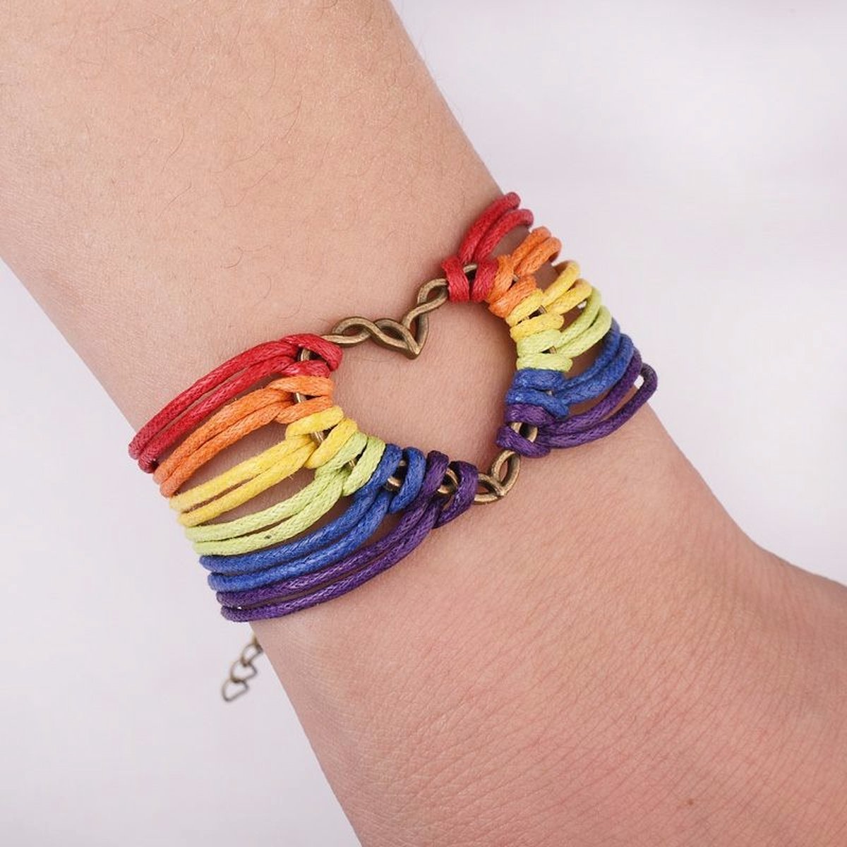 GoedeDoelen.Shop | Koordarmband Heart Rainbow | Statement armband | Vriendschapsarmband | LGBTQ | Pride | Rainbow | Love Is Love | LGBTQ Sieraad | Cadeau | Wellness-House