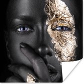 Affiche Femme avec des détails dorés sur le visage et la main - 100x100 cm XXL
