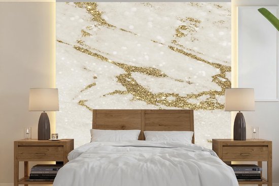 Behang - Fotobehang Marmer - Beige - Goud - Breedte 300 cm x hoogte 300 cm