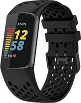 Siliconen Smartwatch bandje - Geschikt voor  Fitbit Charge 5 siliconen bandje met gaatjes - zwart - Strap-it Horlogeband / Polsband / Armband