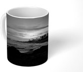 Mok - Silhouette van Wollongong vlak na zonsondergang in Australië - zwart wit - 350 ML - Beker