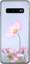 Geschikt voor Samsung Galaxy S10 hoesje - Bloemen - Roze - Buiten - Natuur - Siliconen Telefoonhoesje
