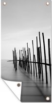 Affiche Clôture Photo d'une jetée en bois en eau calme - 100x200 cm - Toile jardin