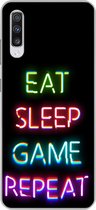 Geschikt voor Samsung Galaxy A70 hoesje - Gaming - Led - Quote - Eat sleep game repeat - Gamen - Siliconen Telefoonhoesje