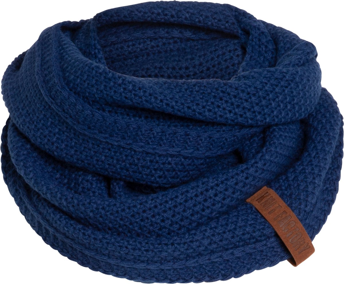 Knit Factory Coco Gebreide Colsjaal - Ronde Sjaal - Nekwarmer - Wollen Sjaal - Donkerblauwe Colsjaal - Dames sjaal - Heren sjaal - Unisex - Kings Blue - One Size