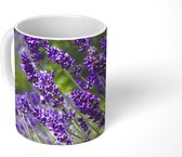 Mok - Heldere paarse lavendel in de natuur - 350 ML - Beker